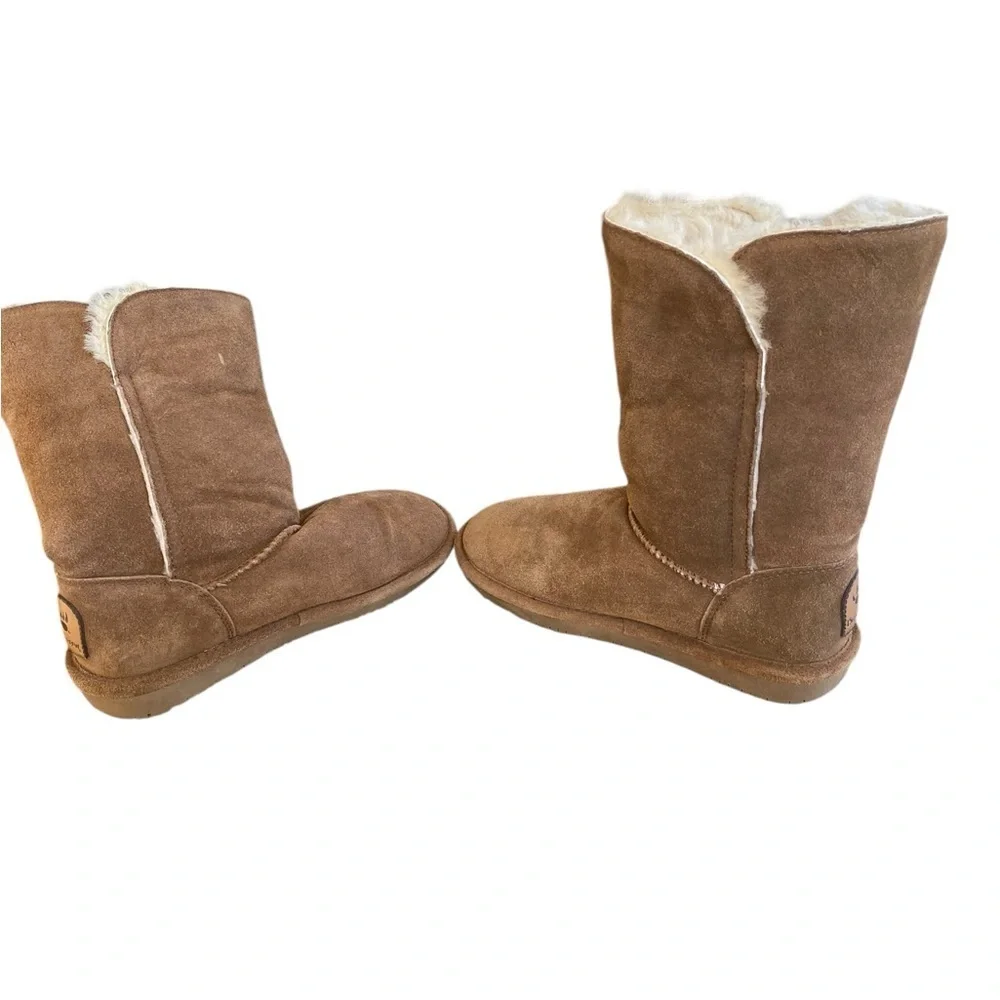 Bearpaw Jade Brown Suede Upper Sheepskin Wool Lined Toggle closure Winter Boots